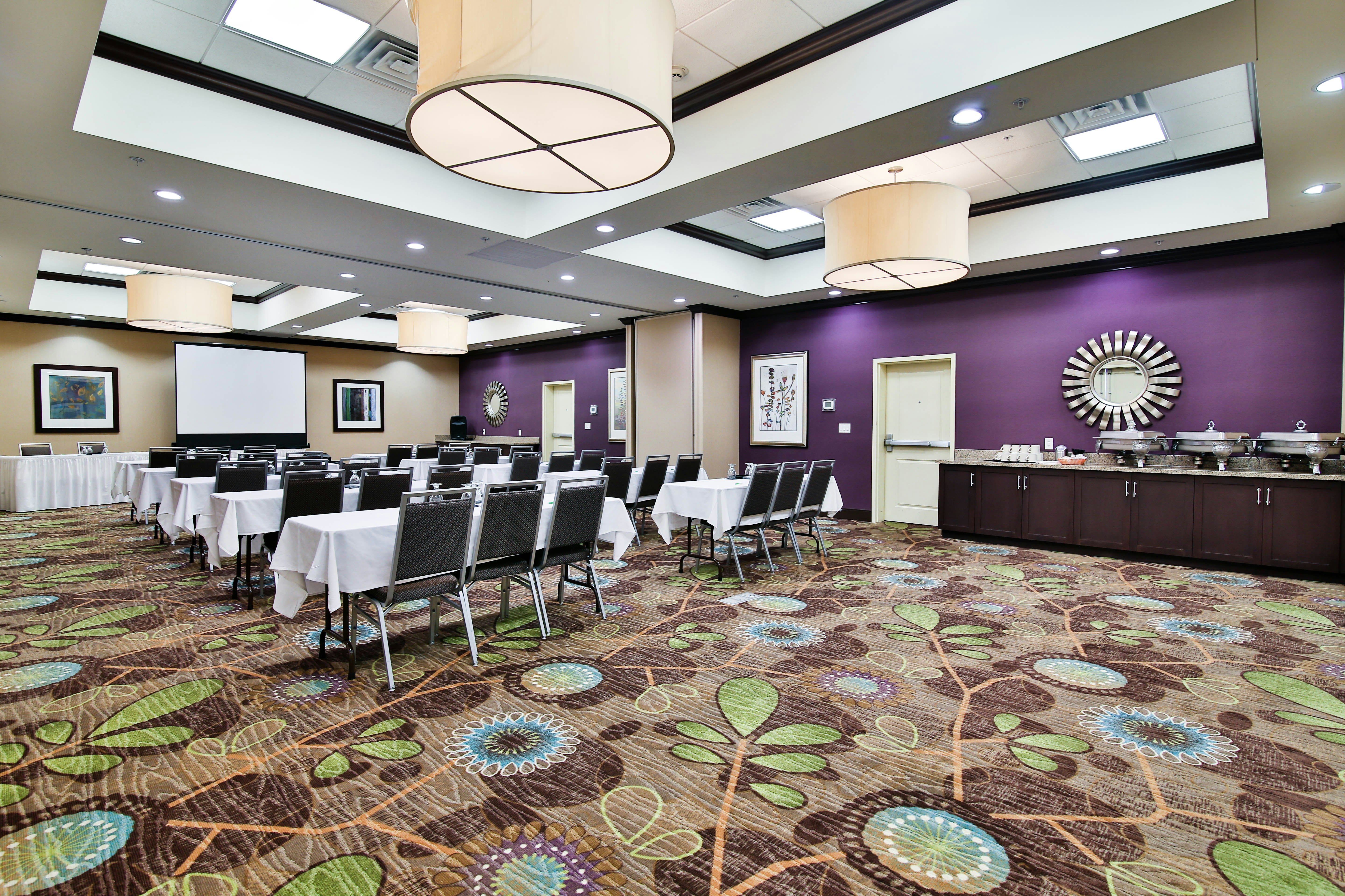 Holiday Inn Bismarck 61/70