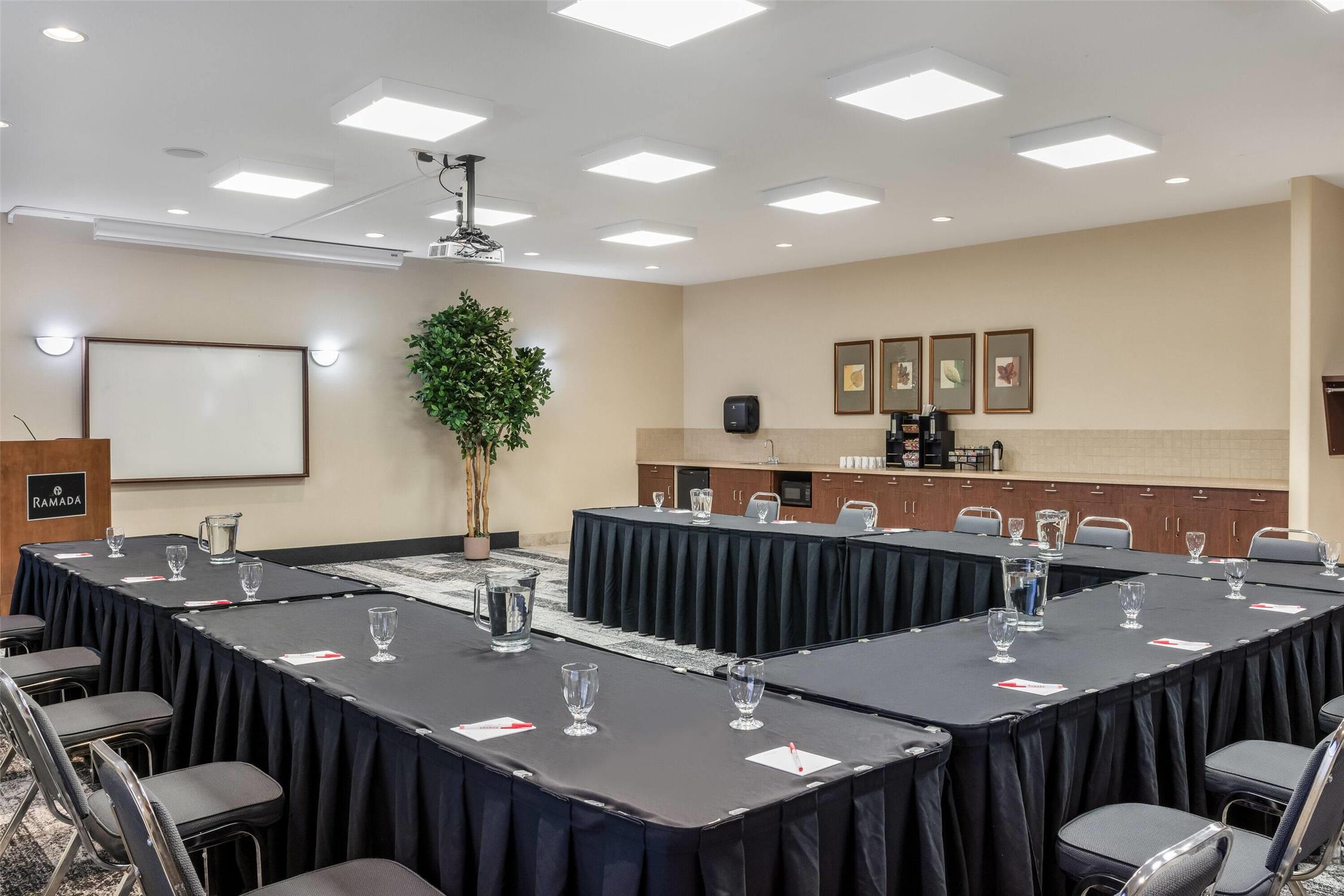 Ramada Lac La Biche 45/56