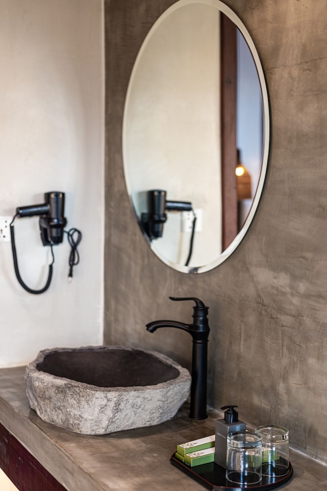 Le Chanthou Boutique 39/58