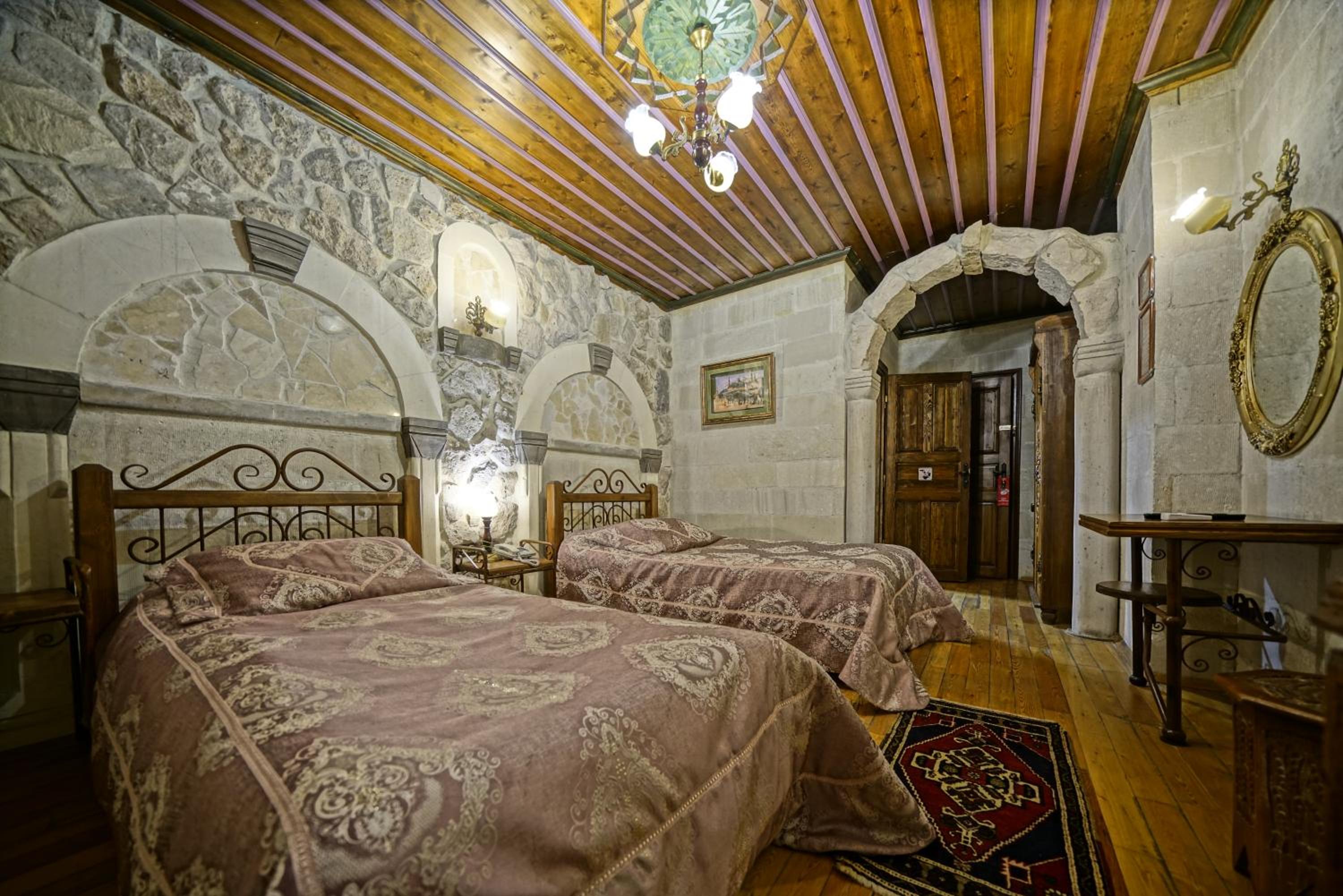 Stone, Standard, Twin Beds