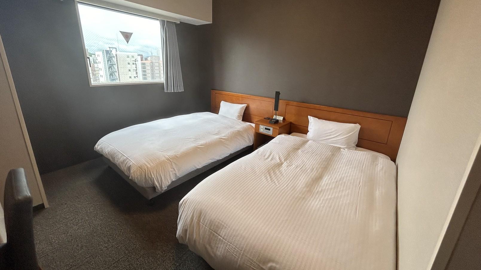 Standard, Twin Beds