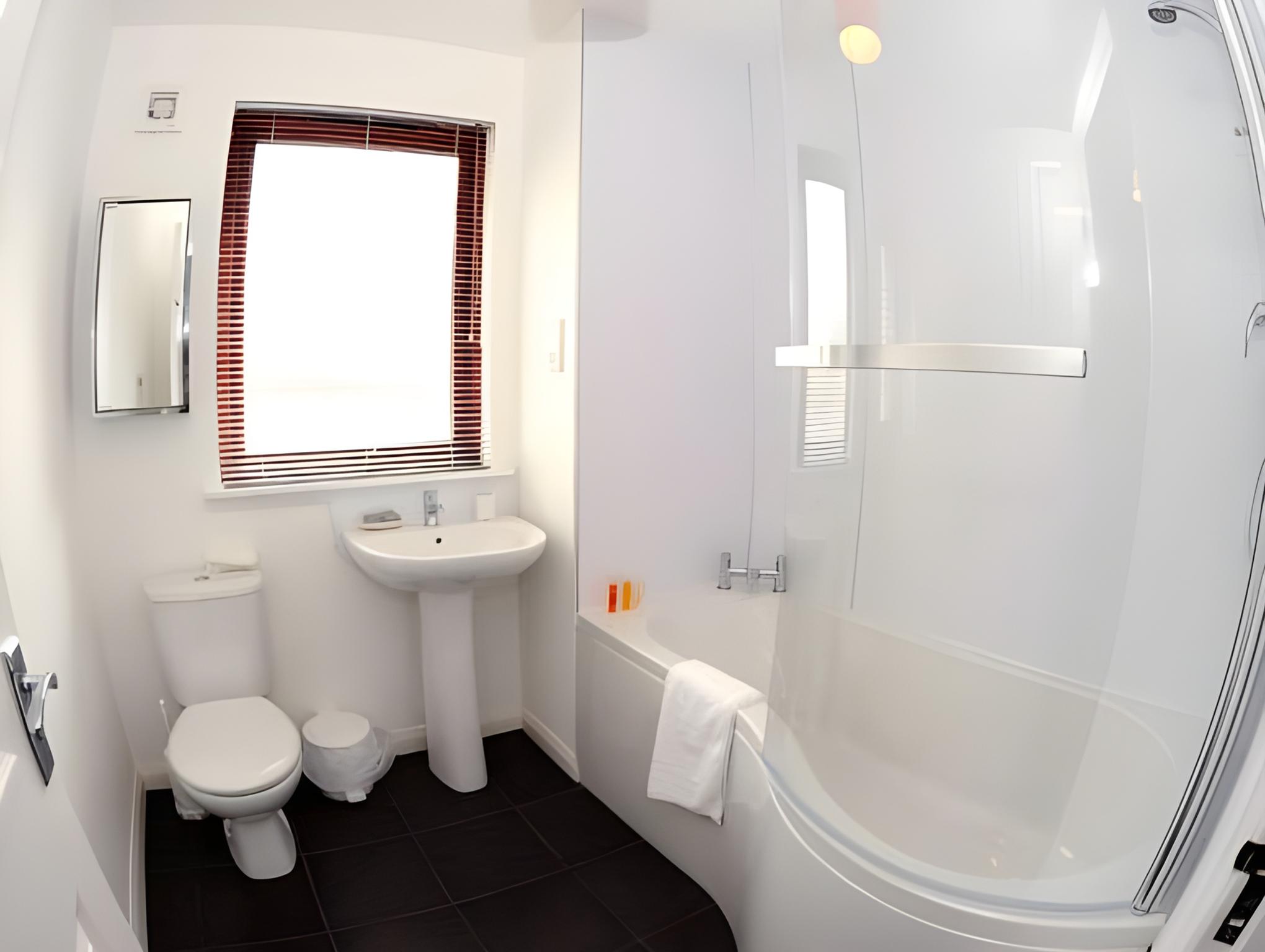 Aberdeen Serviced Apartments - The Lodge 11/13