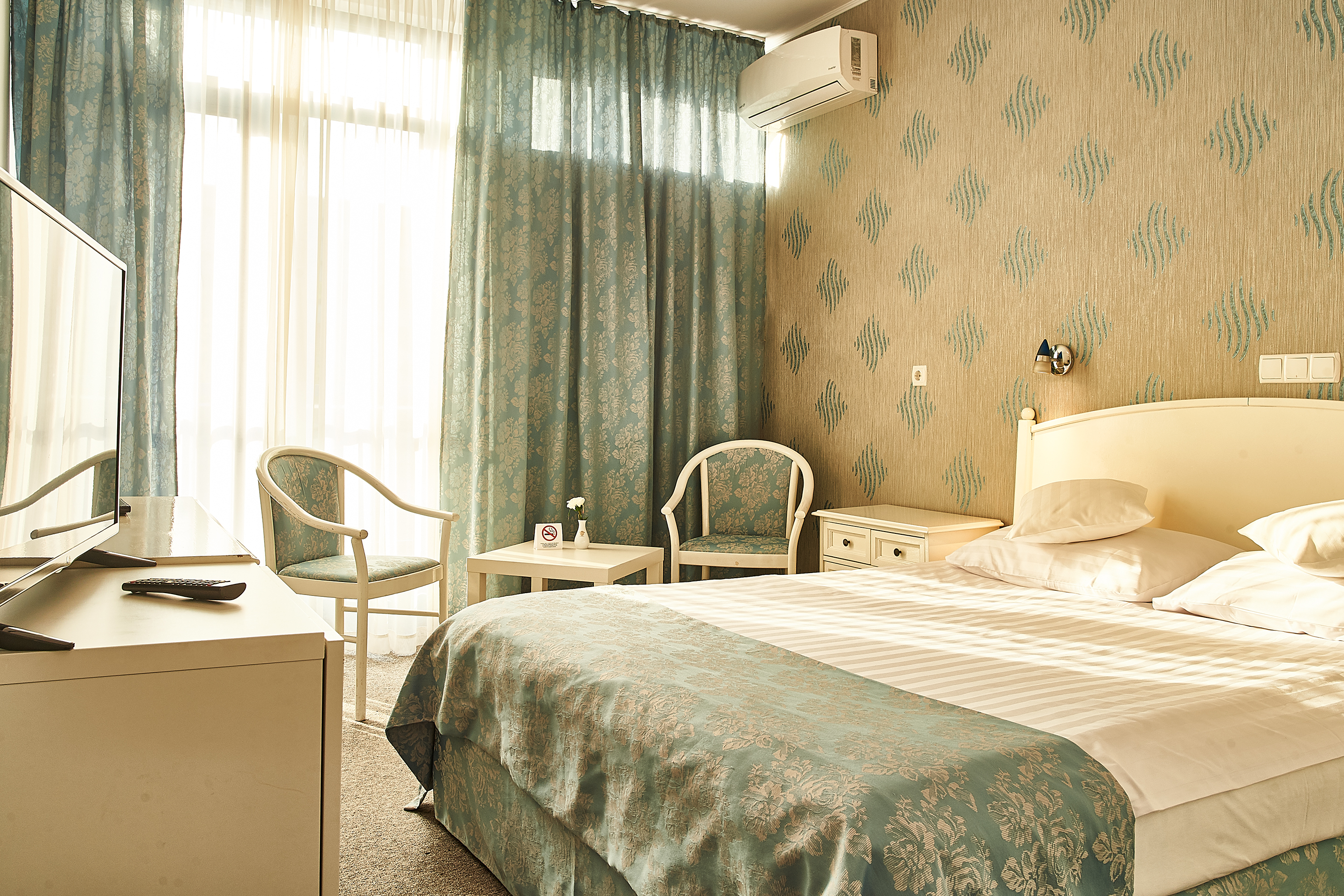 غرفة قياسية مفردة، Continental Hotel 5/9