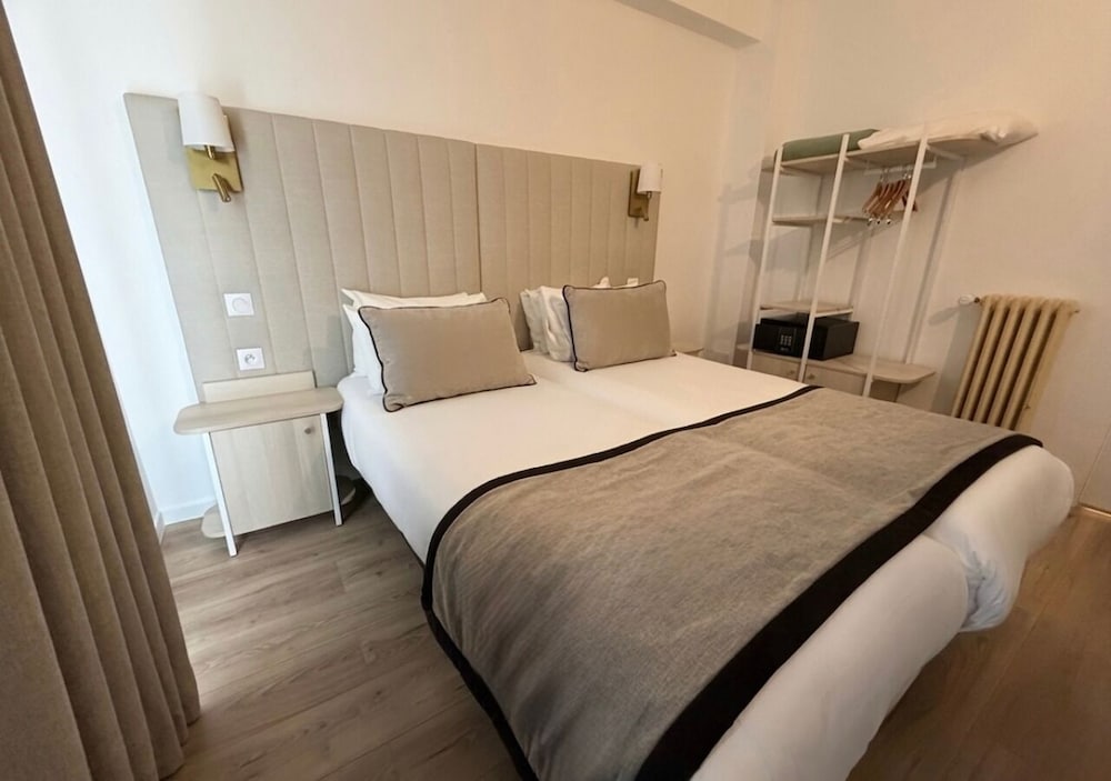 Superior, Twin Beds