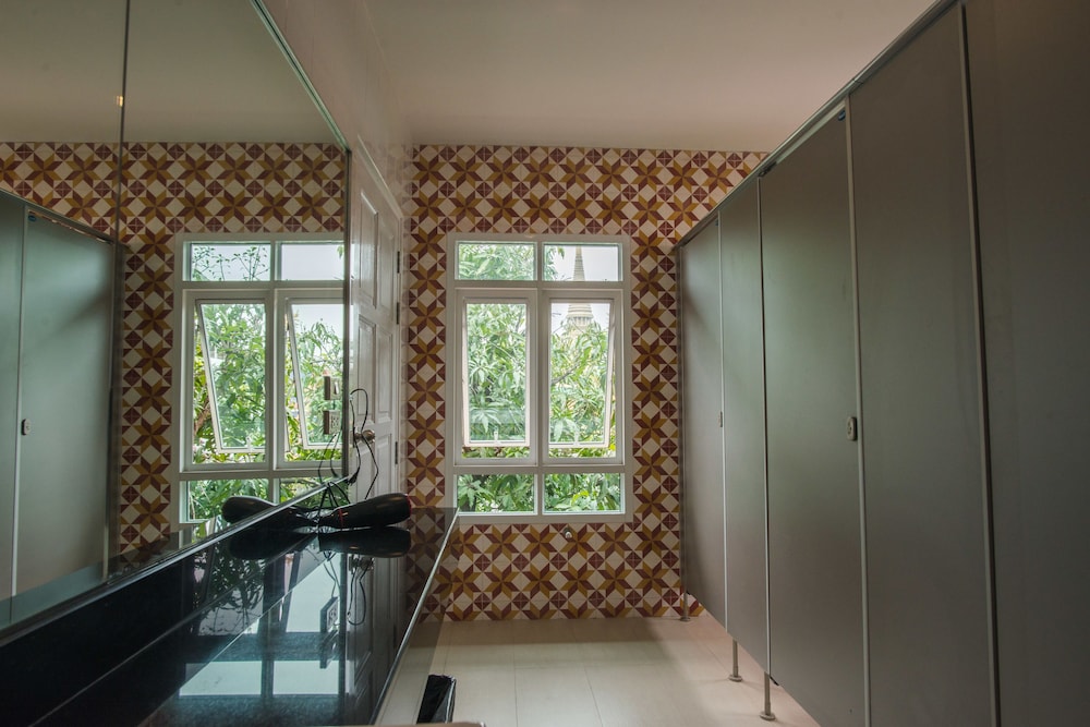 Feung Nakorn Balcony Rooms Cafe 45/79