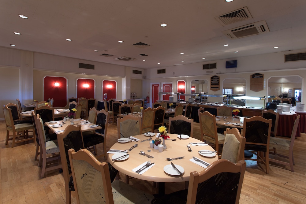 Russ Hill Hotel Gatwick 45/62