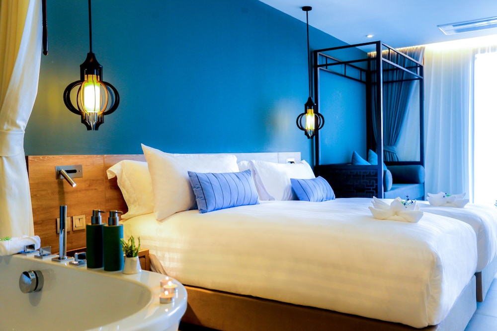 AtEase Phuket Patong 12/82