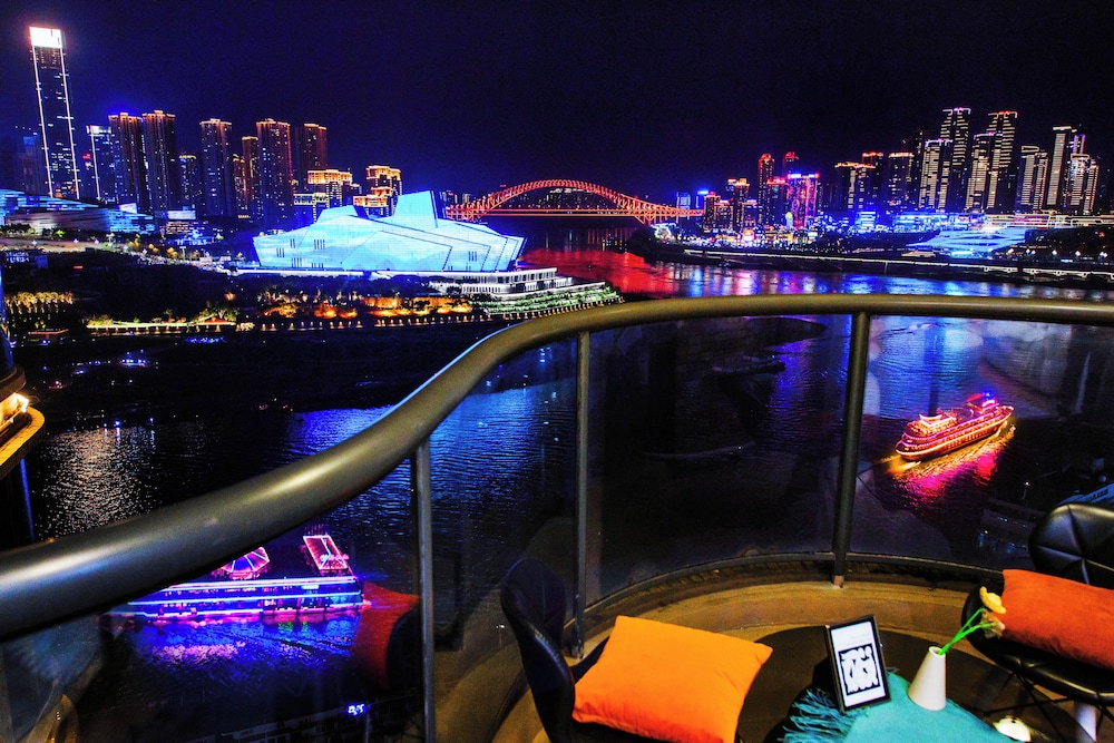Baihong Riverview Drone Show Apartment 39/50