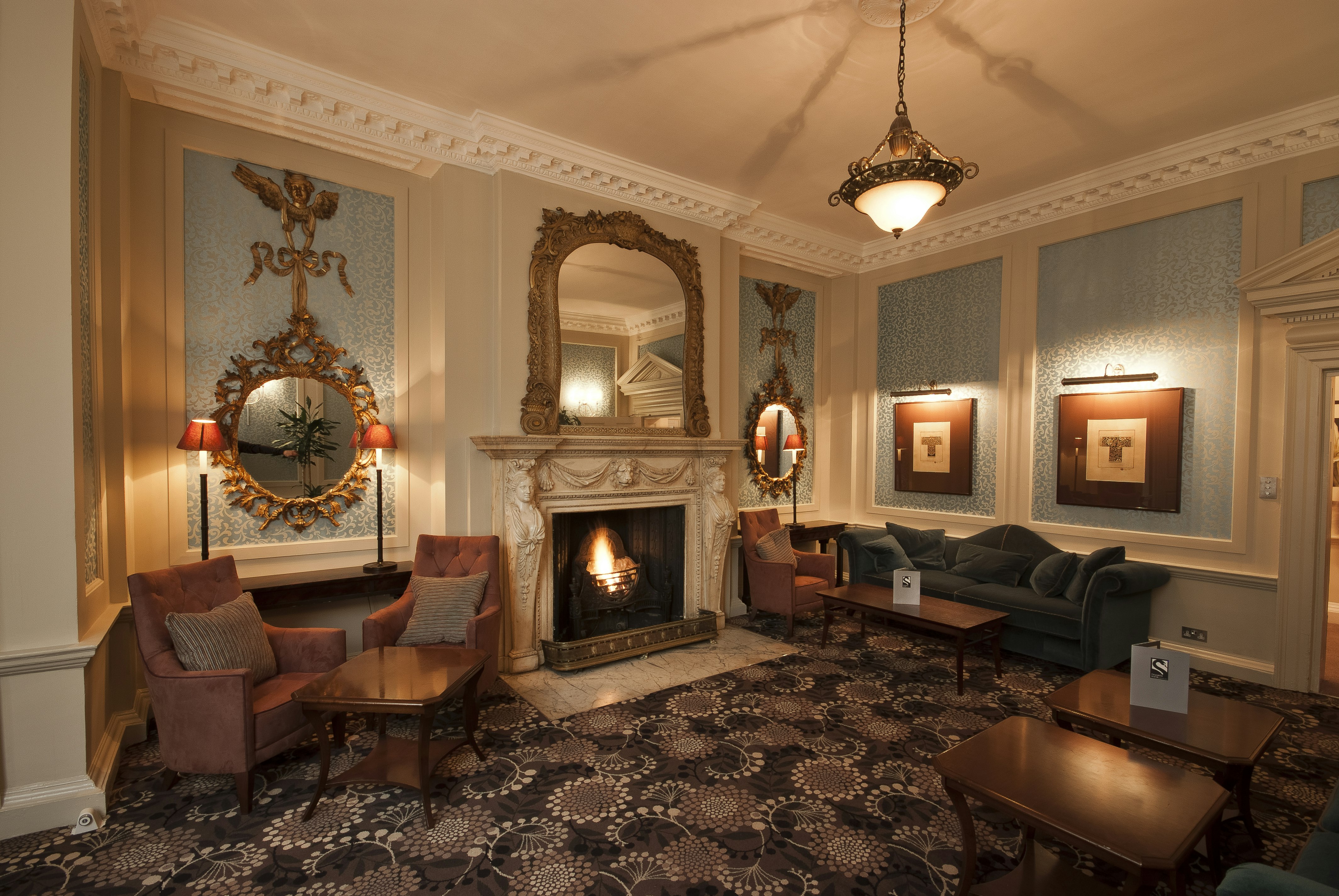 SIR CHRISTOPHER WREN HOTEL AND SPA 48/84
