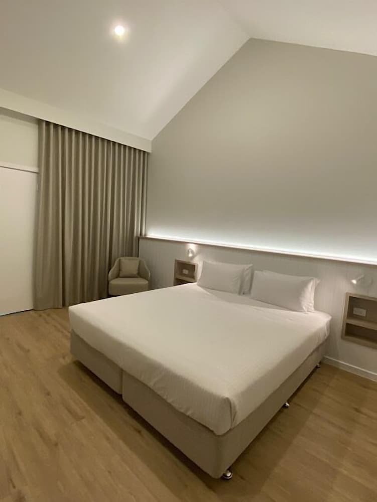 Superior, King Bed