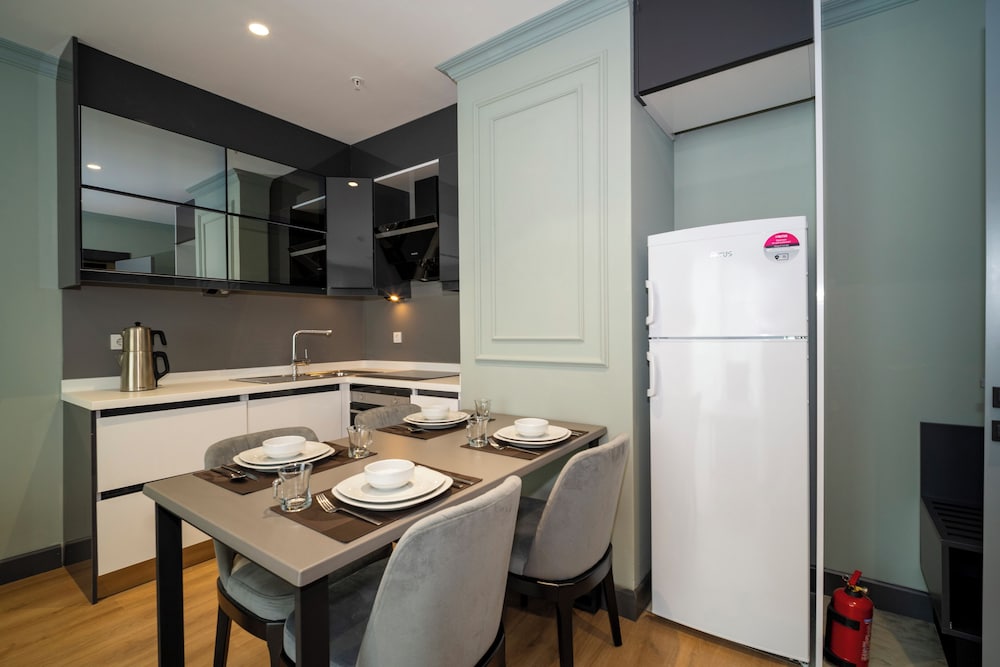 Rusel Park Residence 33/50