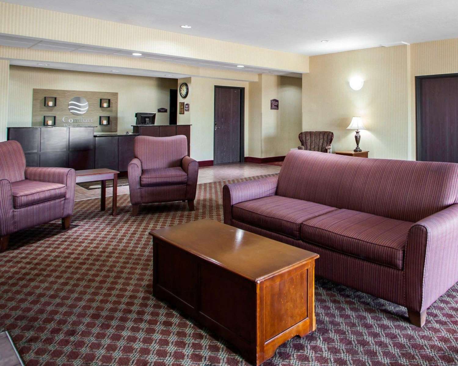 Comfort Inn and Suites Harrisonville 27/48