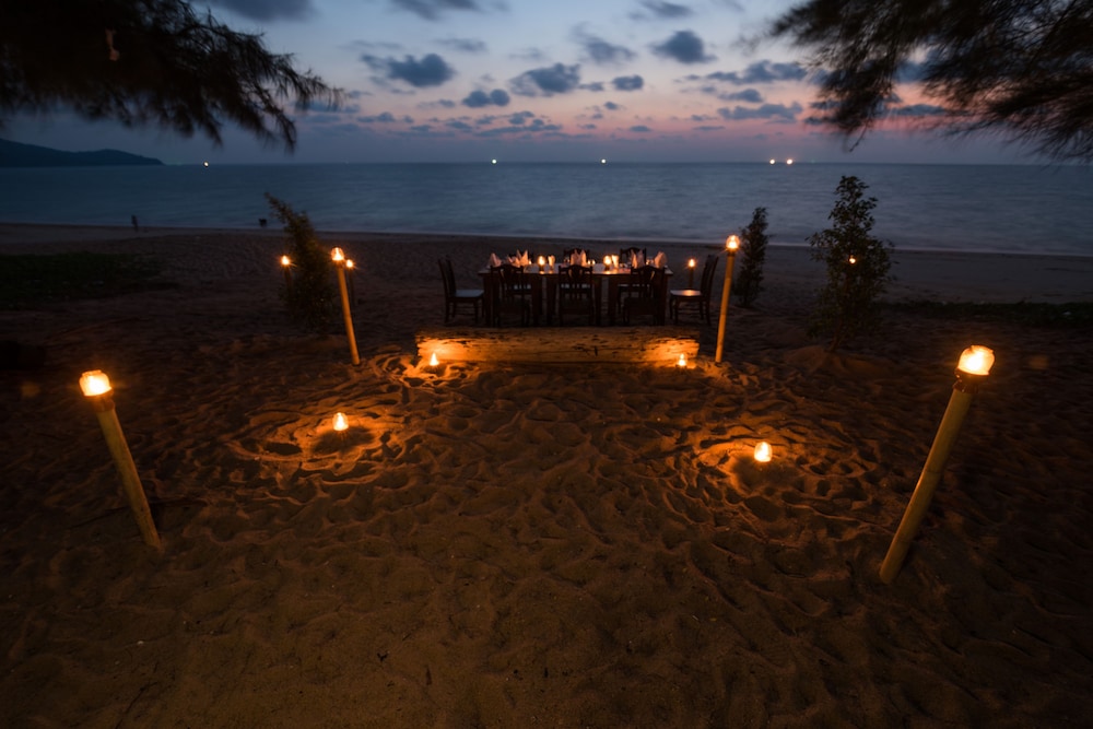 CORIACEA BOUTIQUE RESORT 55/63