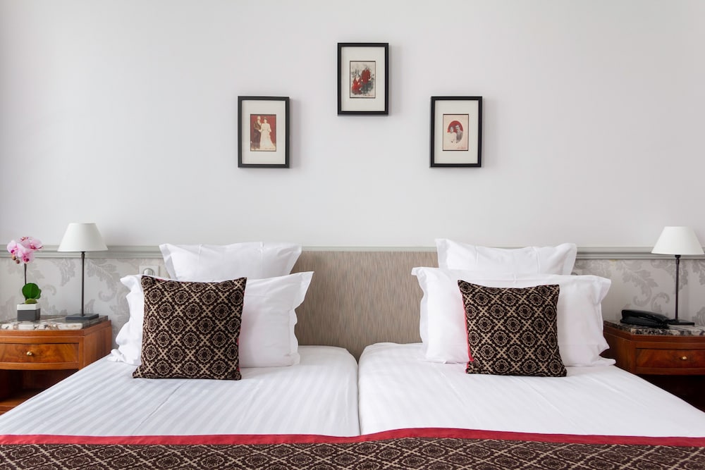 Bradford Elysees Astotel 46/71