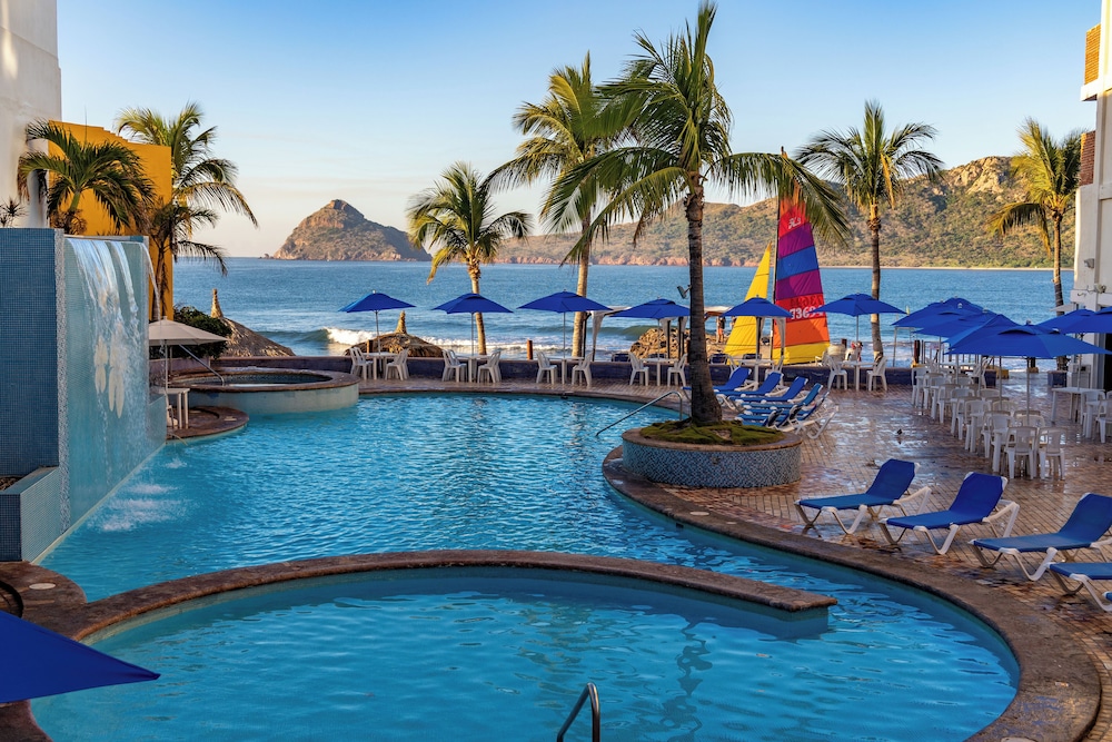 Suites Las Flores Beach Mazatlan 39/50