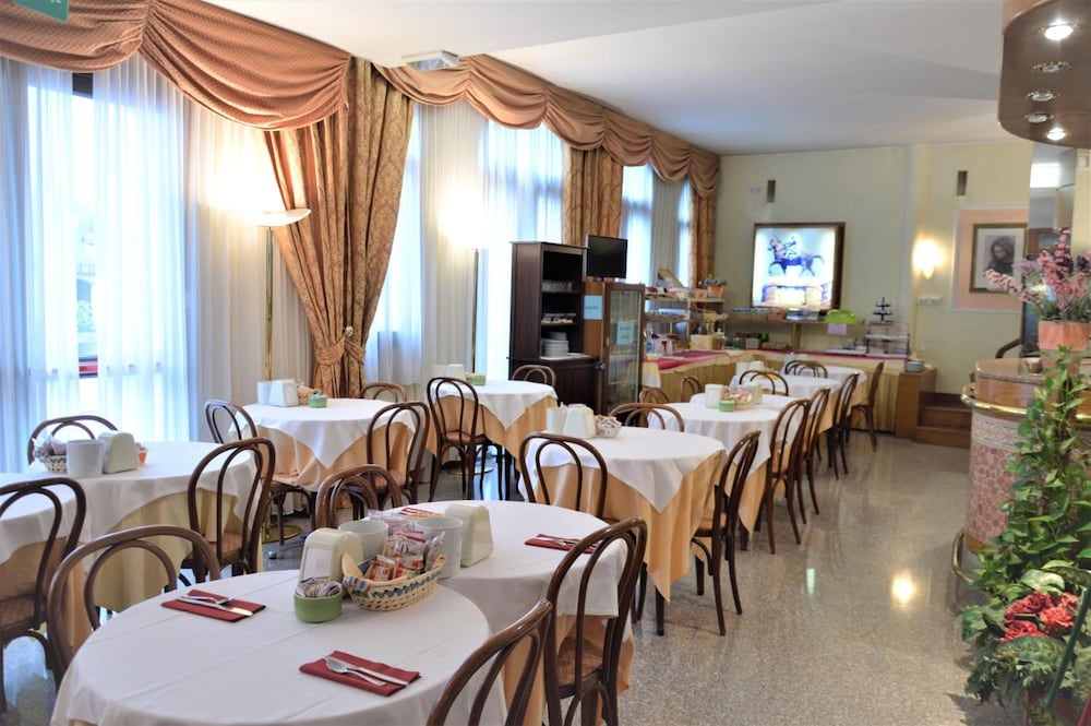 Hotel Donatello 48/63