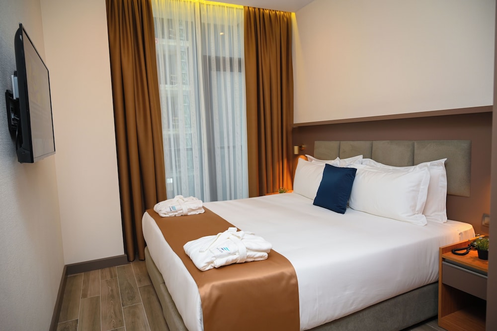 STANDARD, DOUBLE OR TWIN BED