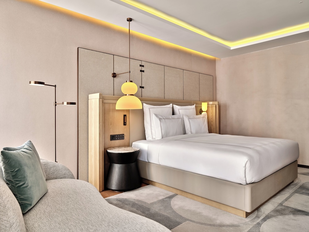 Swiss Advantage, Standard, King Bed