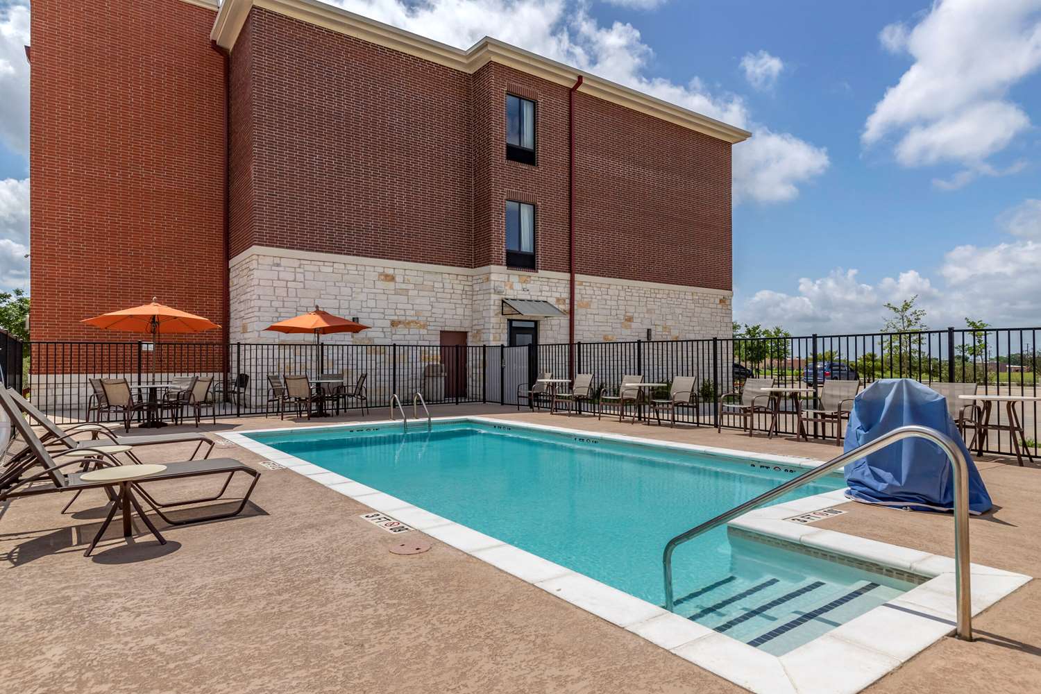 Comfort Suites Kyle 23/23