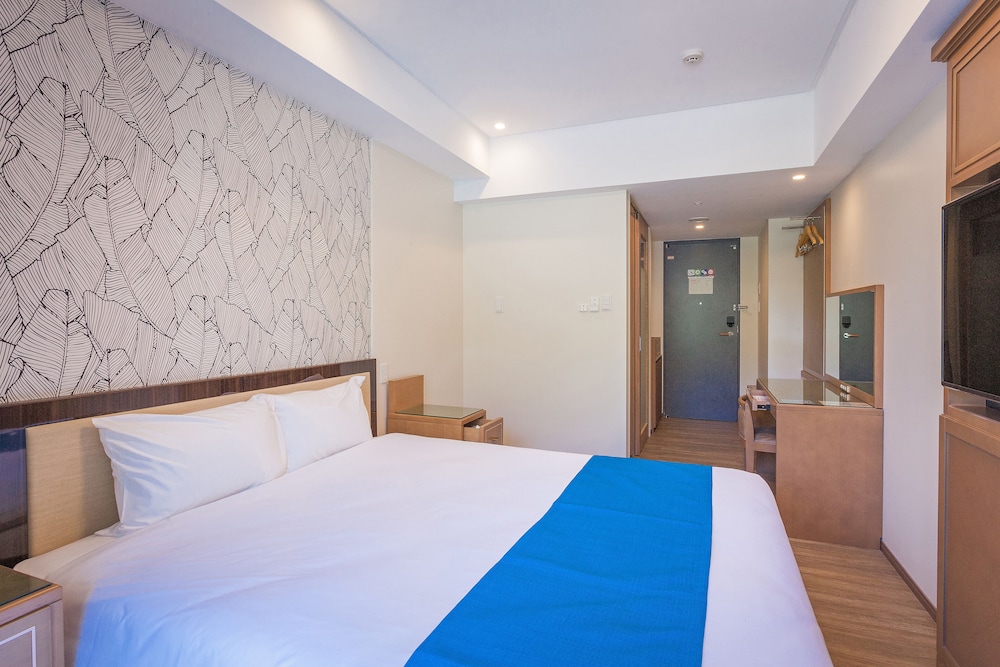 ROOM, QUEEN BED