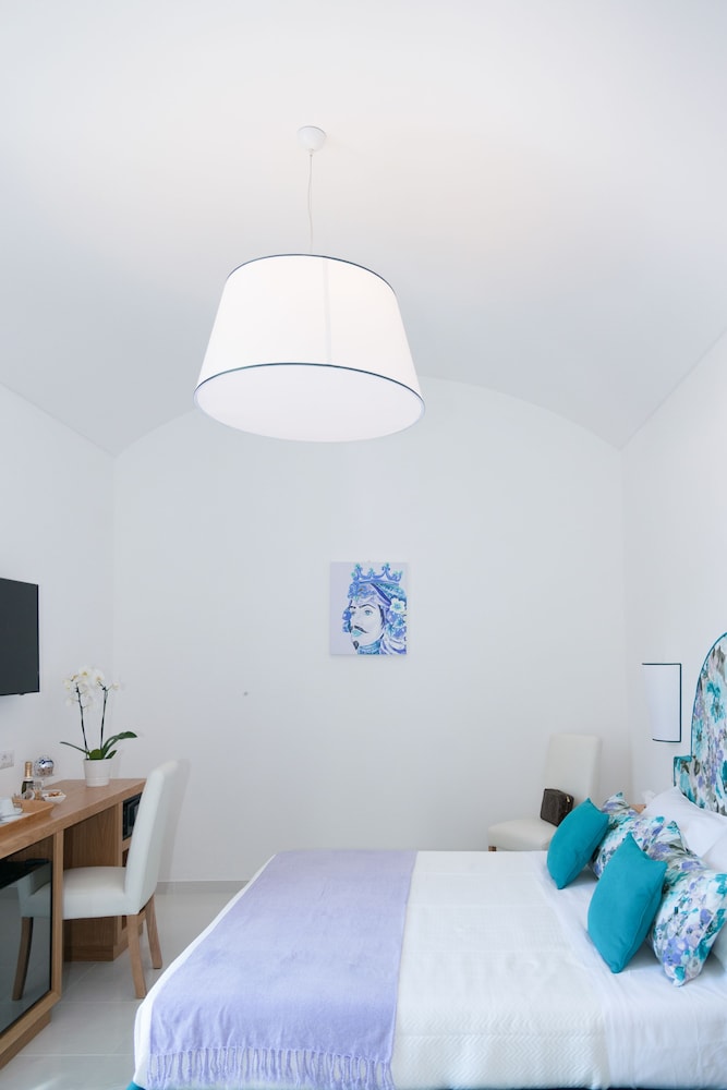 Sorrento Luxury Rooms 13/42