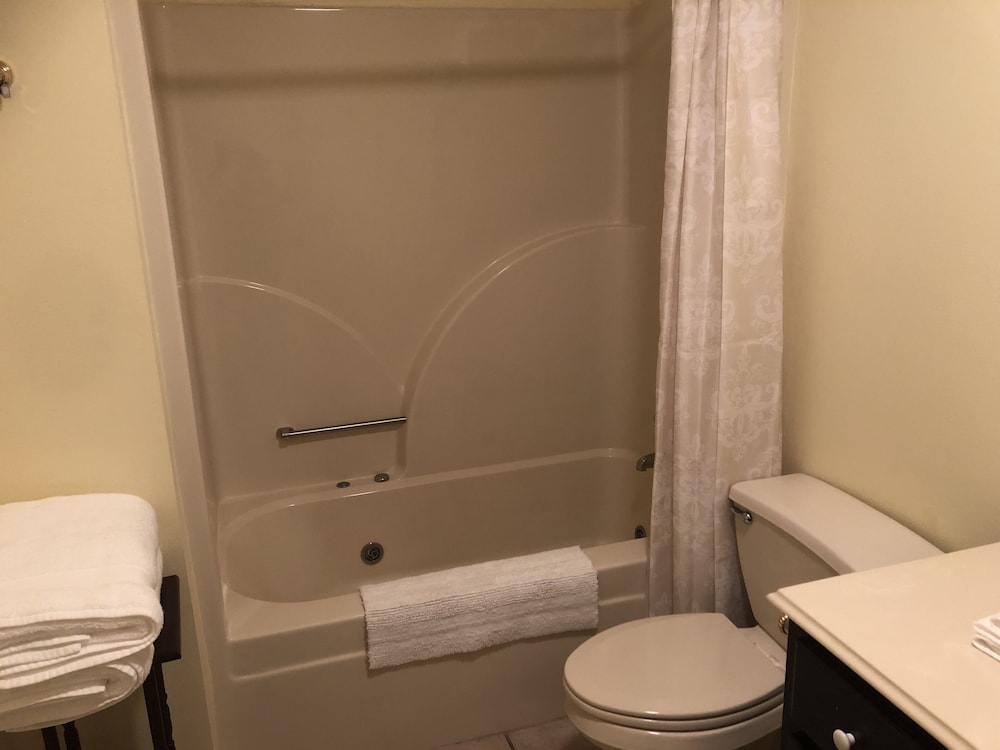 The Abbe House Inn 10/54