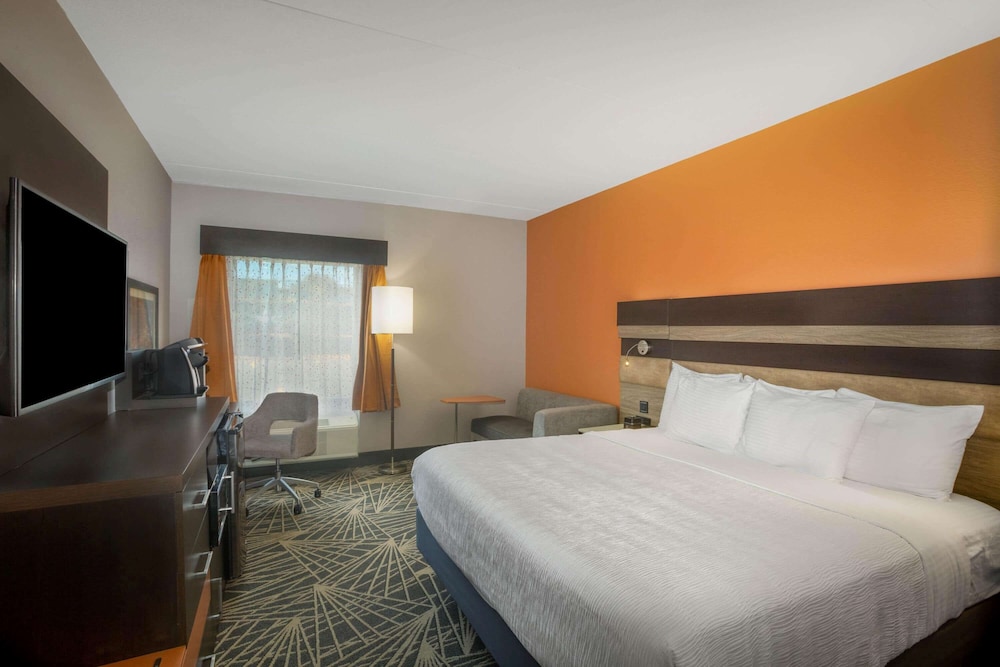 La Quinta Inn & Suites by Wyndham Branson 11/60