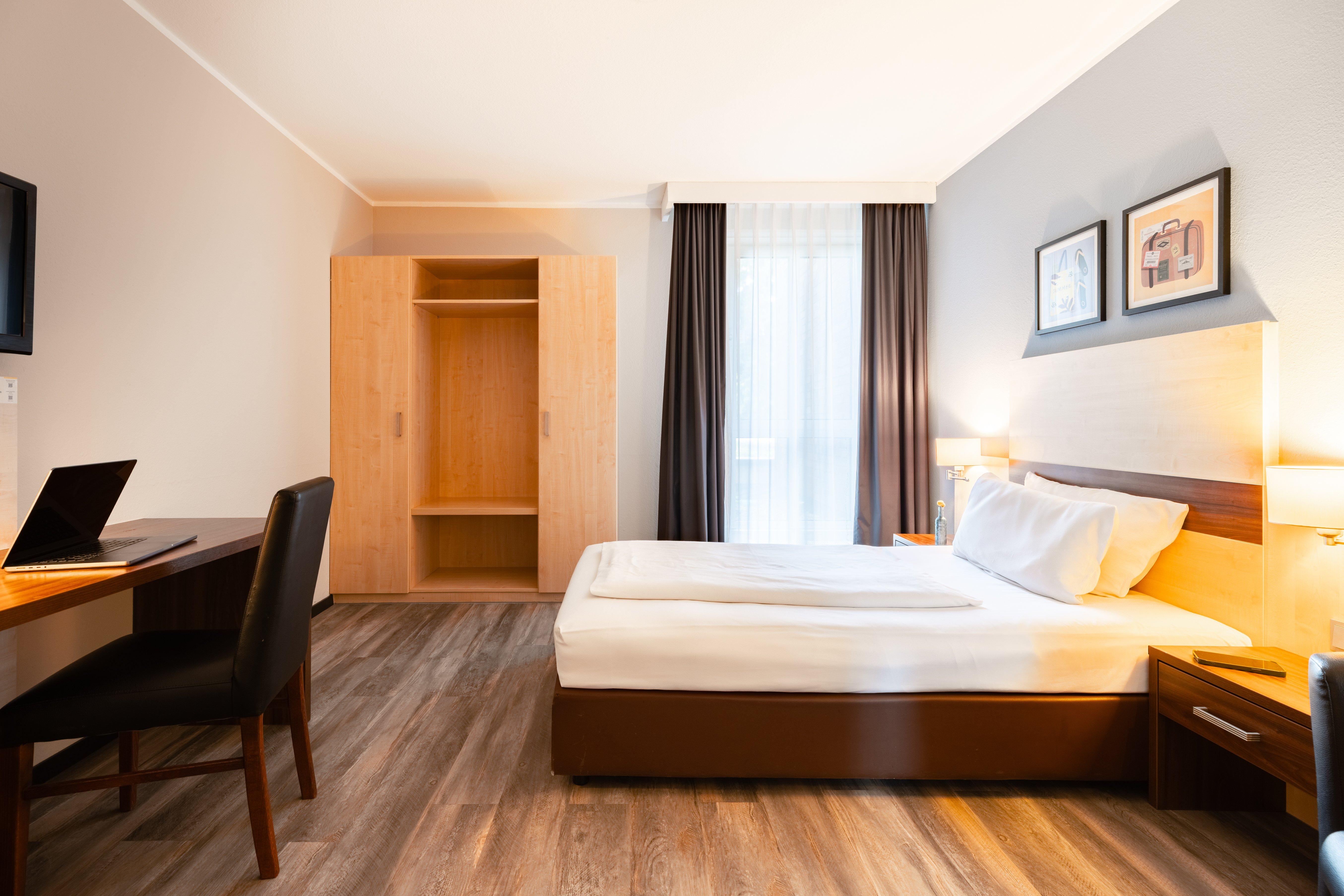 STANDARD, DOUBLE BED