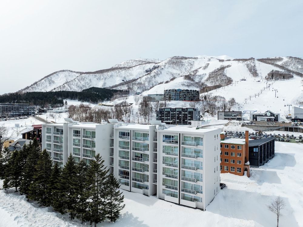 Niseko Landmark View 3/43