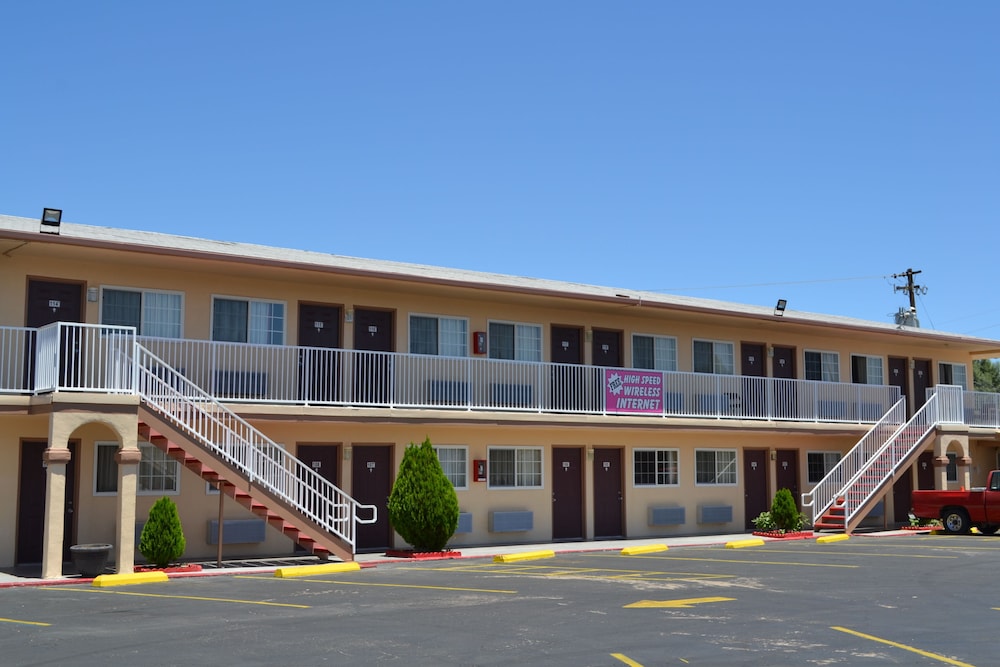 Budget Inn of Needles 9/51