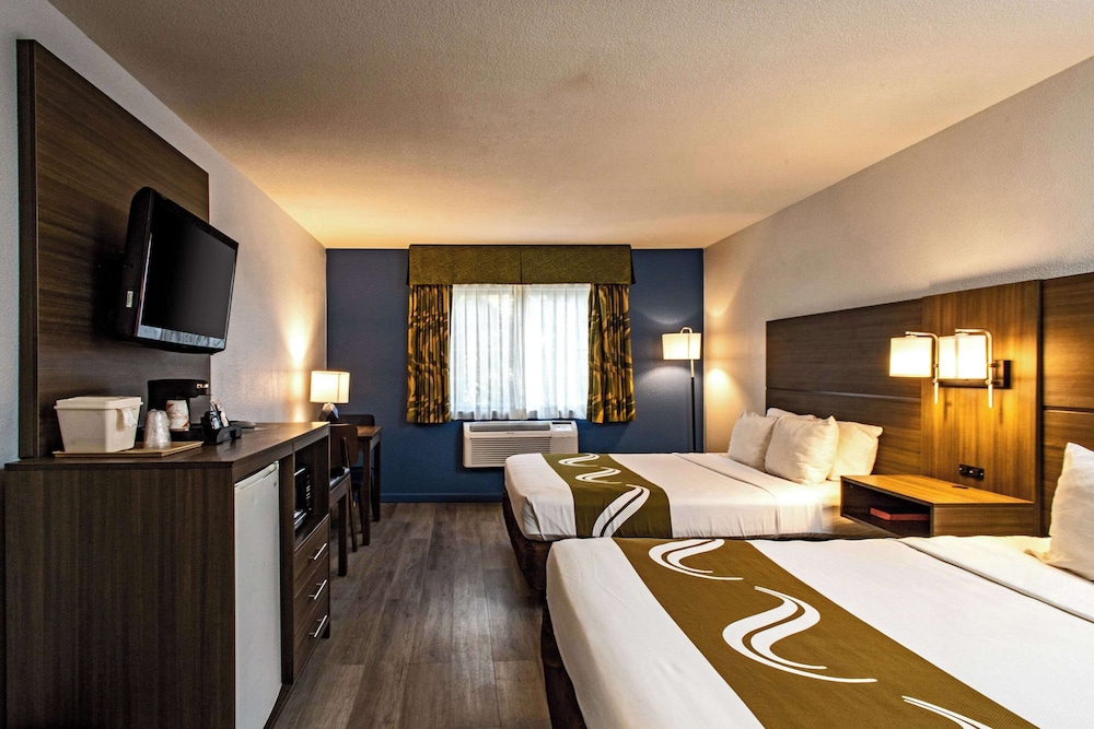 Quality Inn & Suites Tulare CA 14/50
