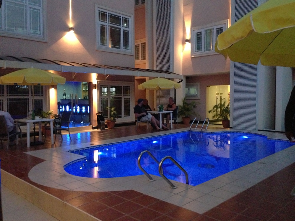 GrandBee Suites 24/39