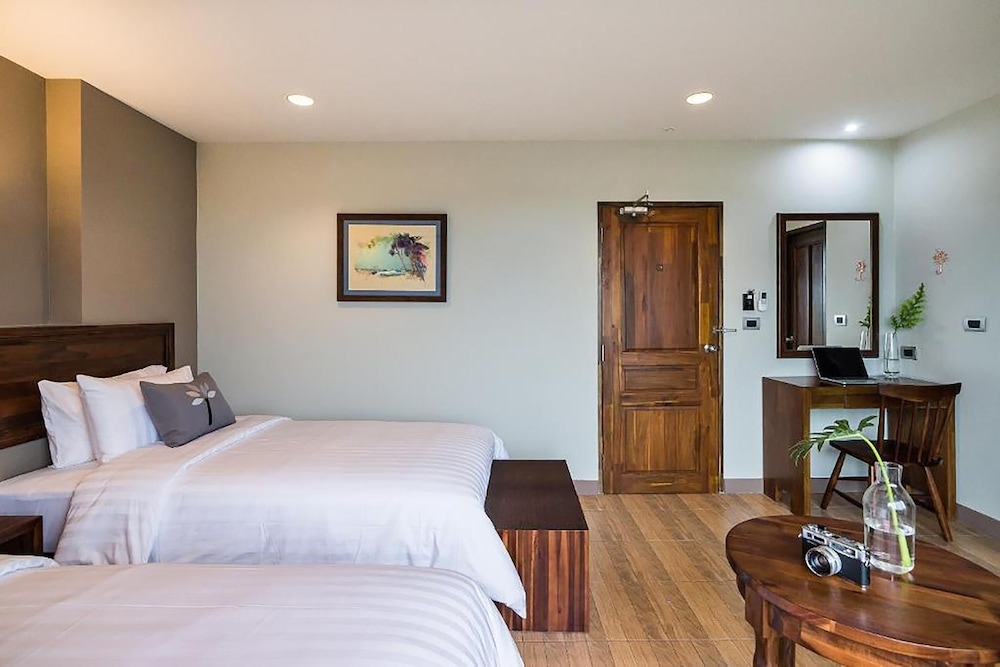 Olive Tree Hotel 7/50