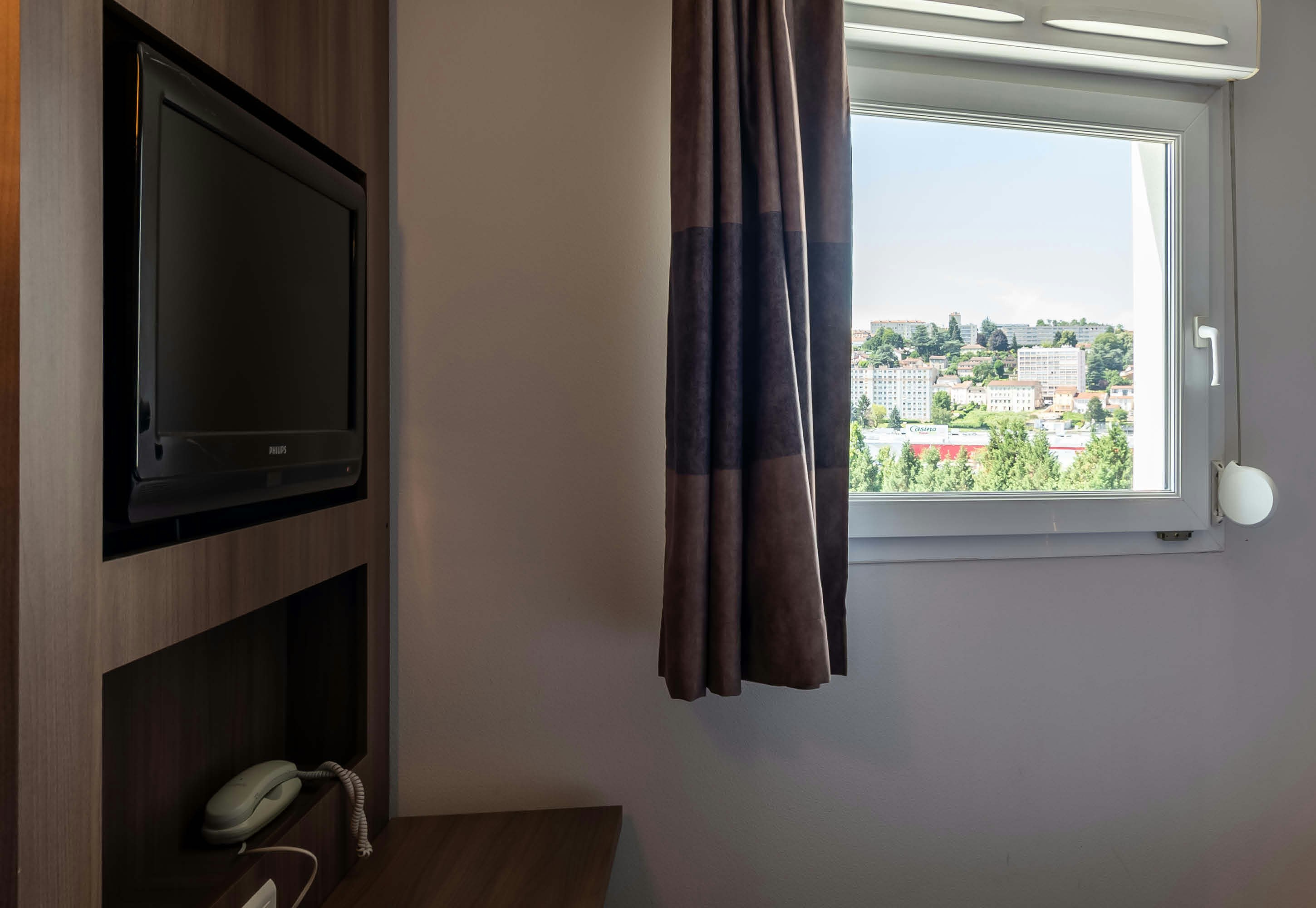 B&B Hotel Saint Etienne Monthieu 48/55