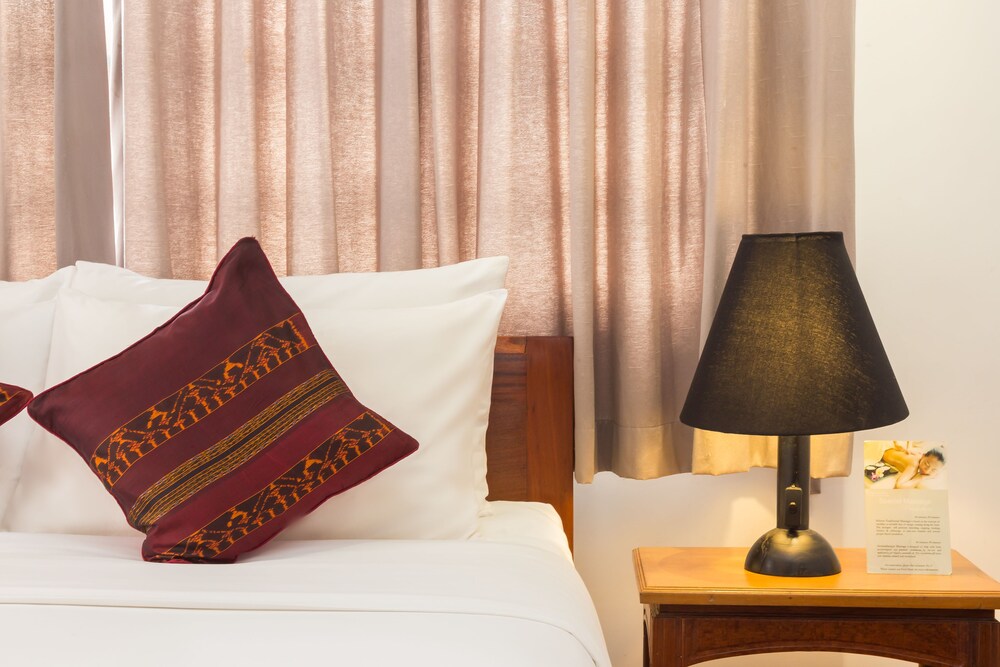 Apsara Centrepole Hotel 33/74