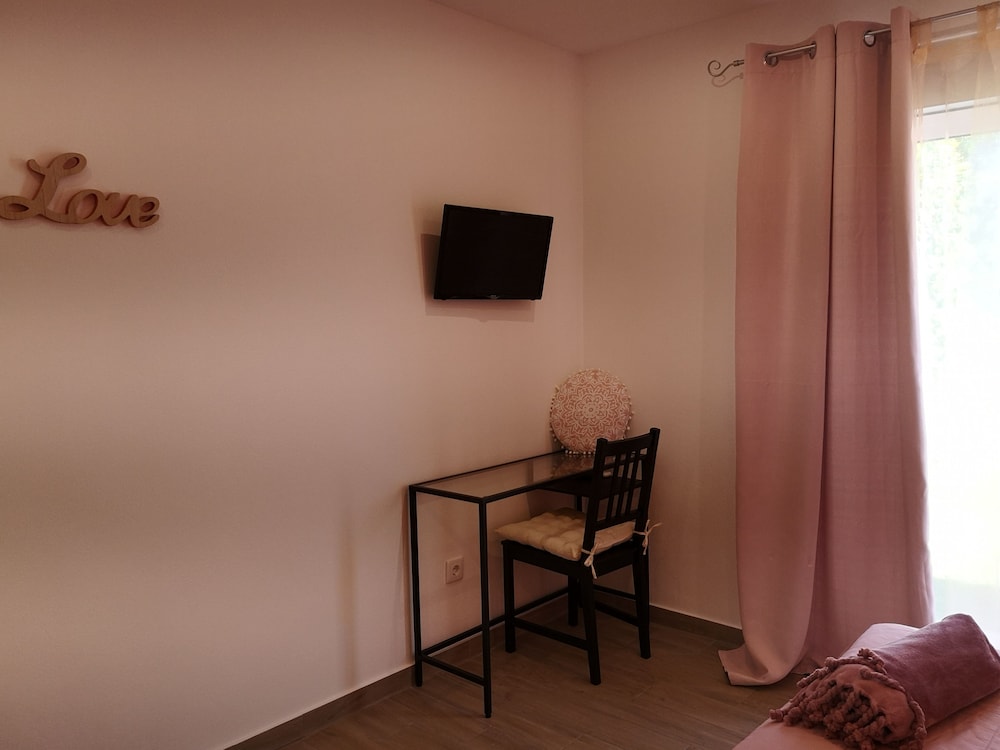Sensations Guesthouse 39/50