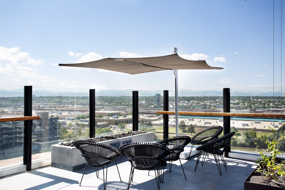 The Source Hotel 60/63