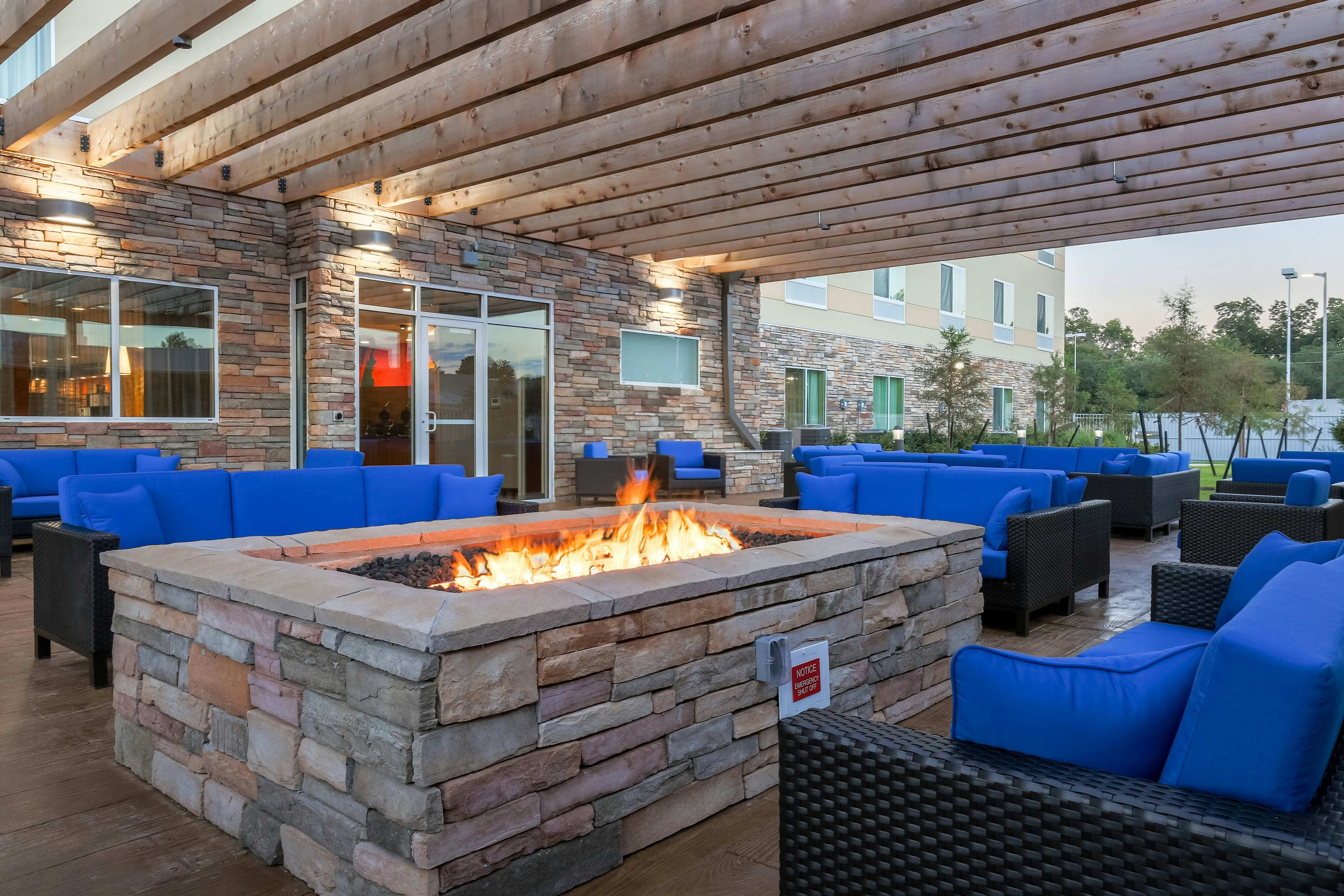 FAIRFIELD INN & SUITES ALEXANDRIA 3/15