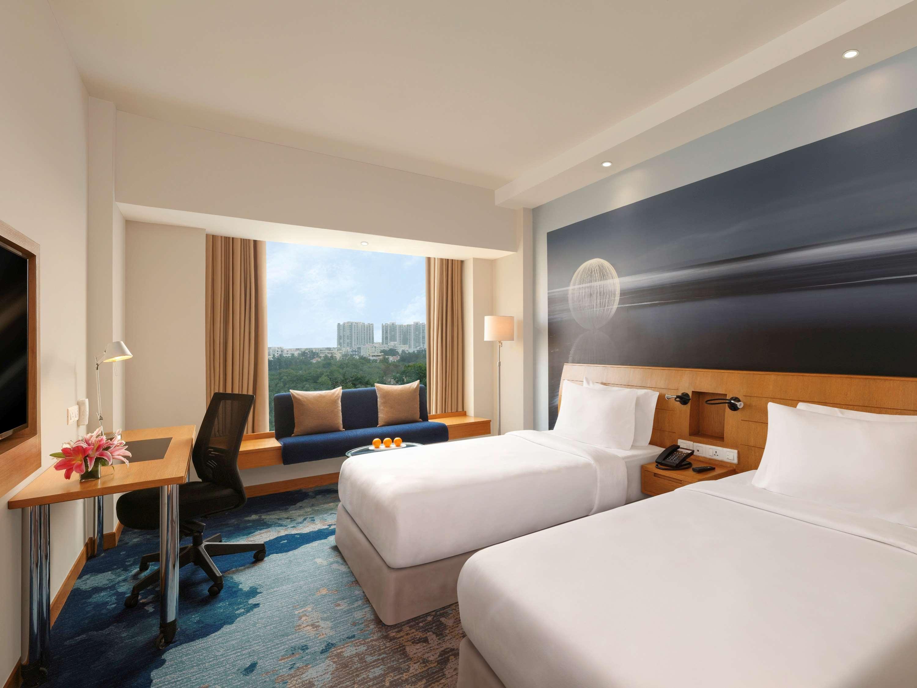 EXECUTIVE, TWIN BEDS, PREMIER FLOOR