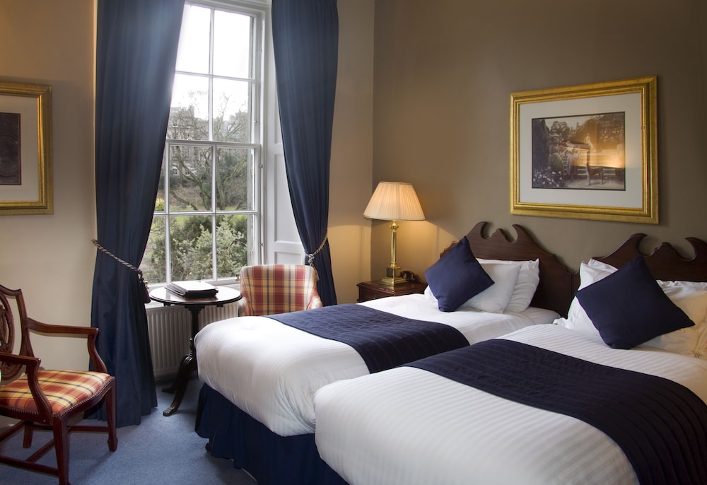 Royal Scots Club Hotel 18/56