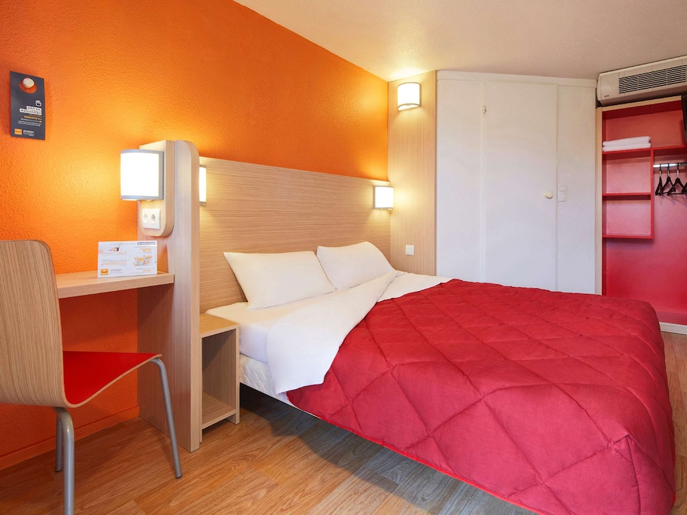 PREMIERE CLASSE PARIS OUEST - NANTERRE - LA DEFENSE 10/33