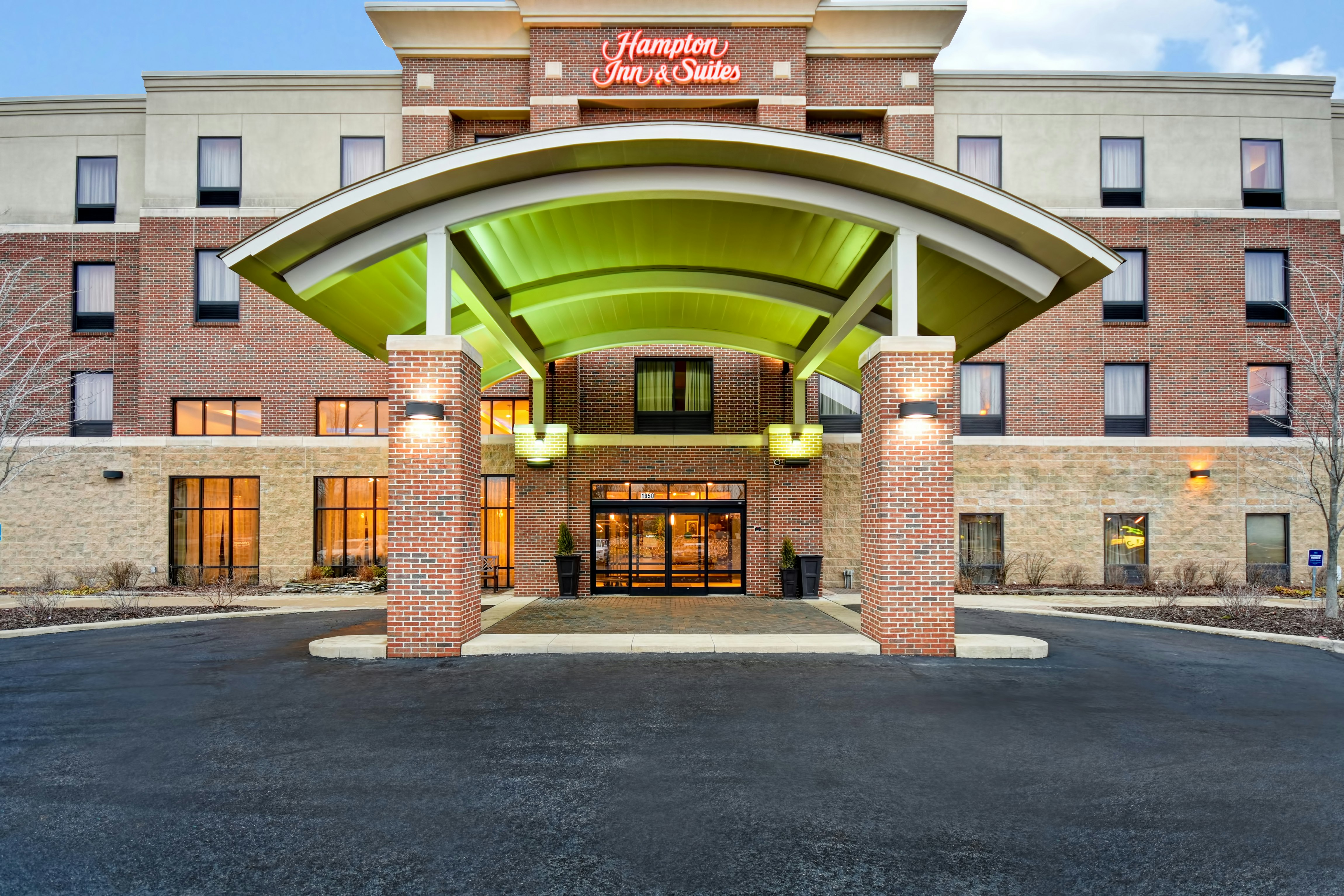 Hampton Inn Suites Detroit Canton 86/89