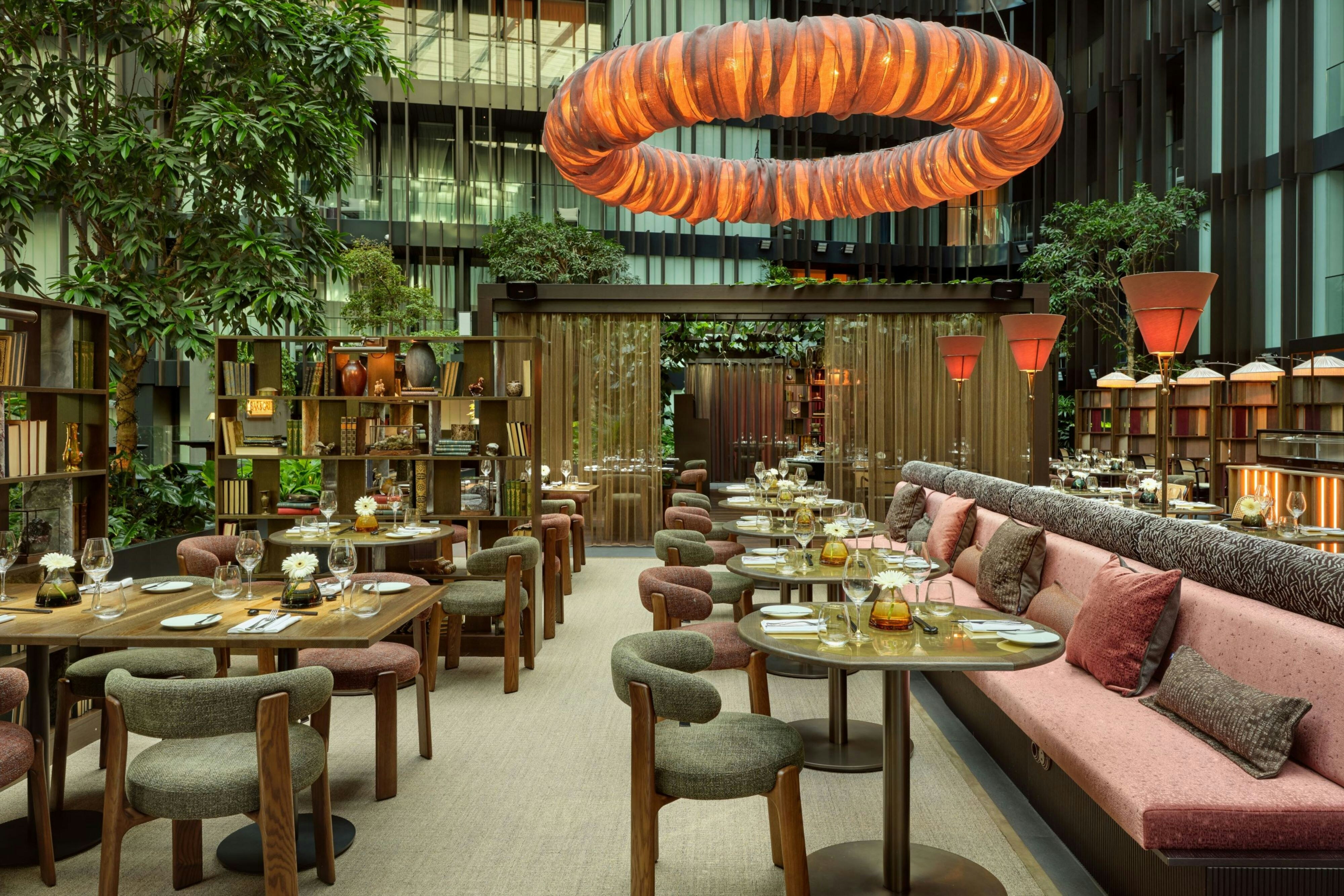 Dorothea Hotel, Budapest, Autograph Collection 27/38