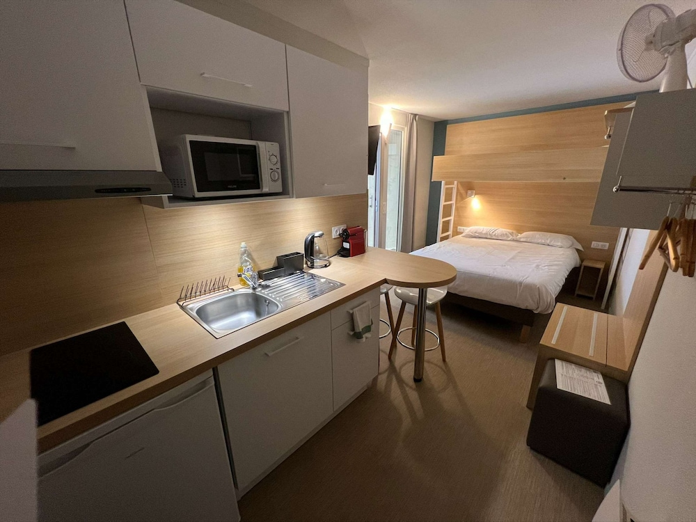 Kyriad Direct Saint Brieuc (Blue Hotel) 20/47