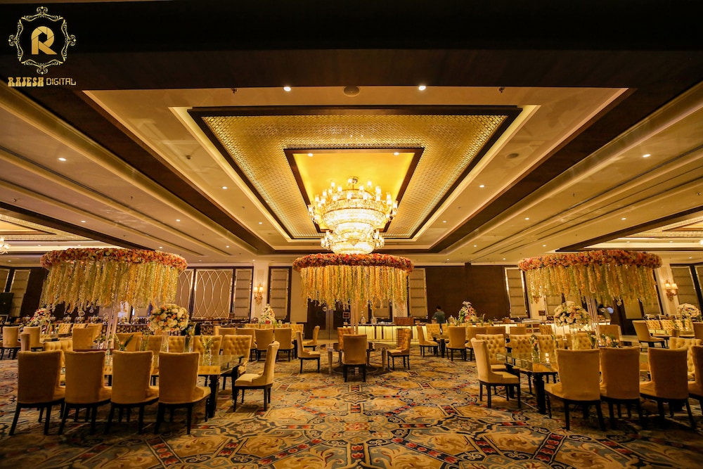 Golden Galaxy Hotels & Resorts 40/50