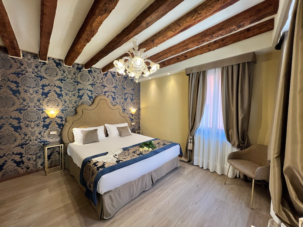 Cà dell' Arte Palace 12/50