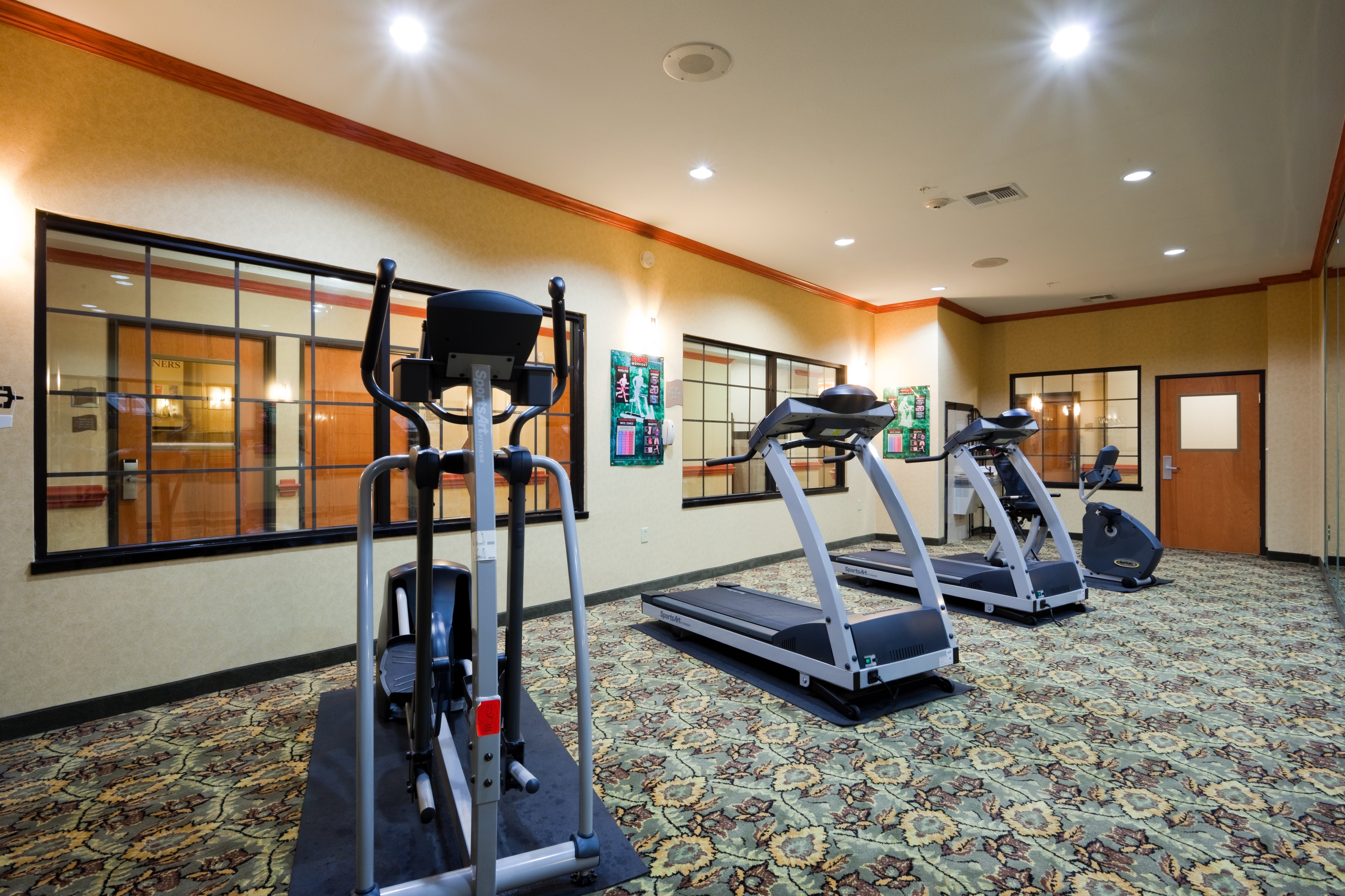 Holiday Inn Express Hotel Suites Fairfield North 41/63