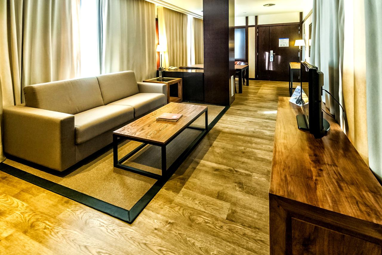 Hotel Barcelona Universal 23/25