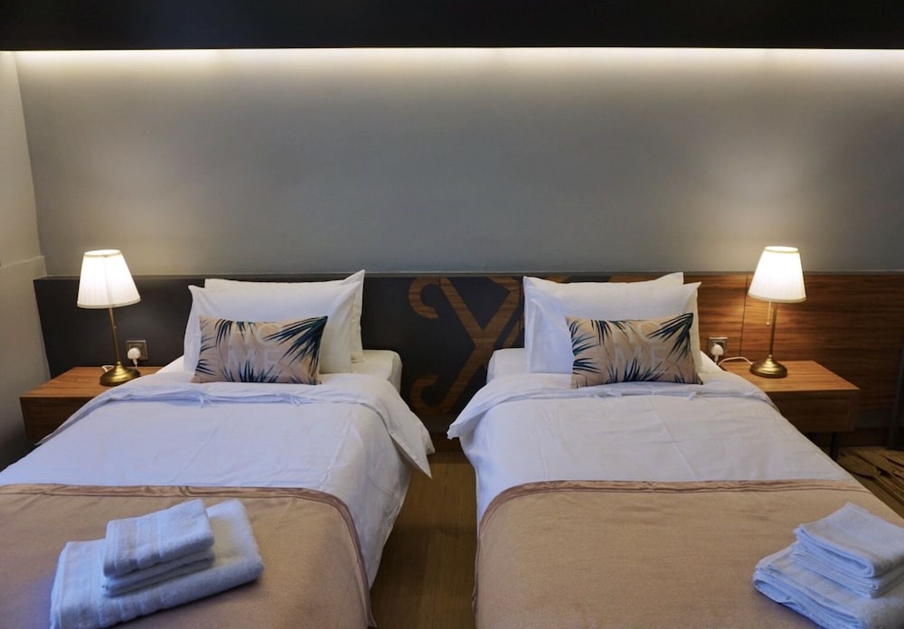 SUPERIOR, TWIN BEDS