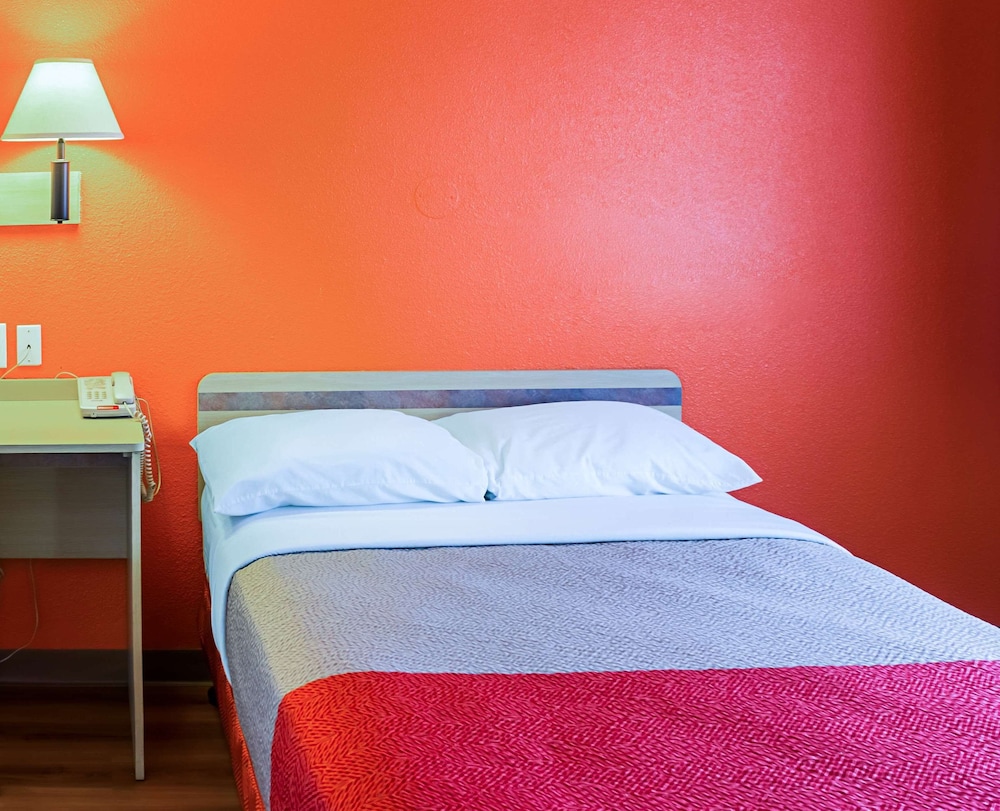 Motel6 Porterville, CA 33/57